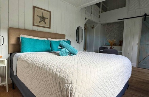 Ludlam Cottage | Boutique Cottage | Private | near MIA, Port & Cruises
