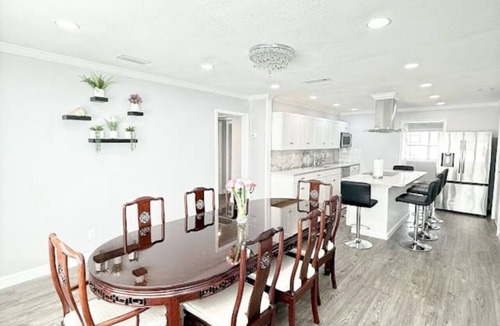Fort Walton Beach Villa | Brand New 5-Bedroom Beach Villa -1 Minute to Beach