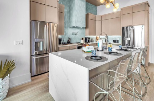 East End House | Brand New Built 2025 - Beachfront, elevator, 6 bedrooms elevated pool, hot tub