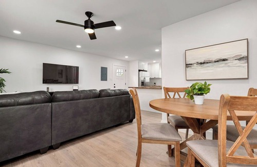 Pittsburg House | Brand New Getaway For a Longer Stay