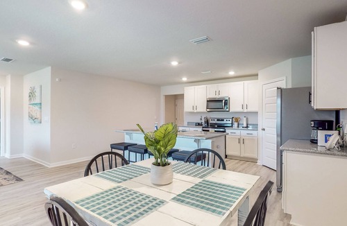 Northwest Pensacola House | Brand-New Home with a Large Yard, Grill, Kitchen
