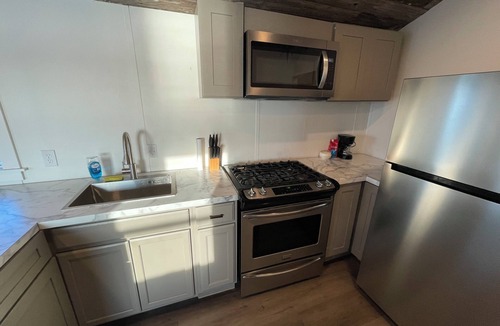 Venice Boat Rental | Brand-New Houseboat in Sportsman's Paradise, Venice LA.