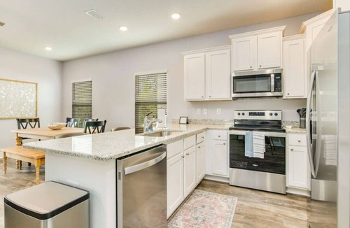 Pine Forest House | Brand-New Pensacola Haven with Community Pool
