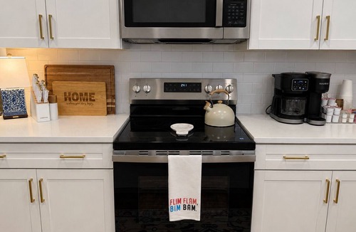 Oxford House | Brand New - Perfect for Bid Day, Move In, and Game Day - 3BD 3.5BA