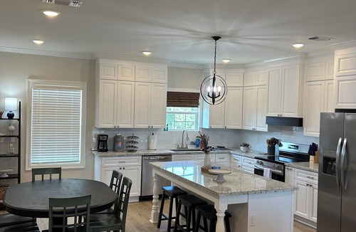 Shoreline Park House | Bream Street retreat. New home in BSL on the water with boat launch. Sleeps 10.
