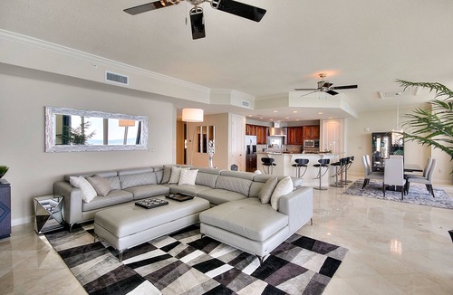 Long Beach Condo | Breathtaking Penthouse in the Heart of PCB. Treat the family, vacation in luxury