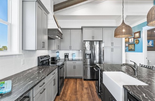 Laguna Beach House | Breezin at 19406 FBR