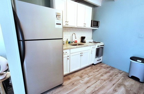 Bel Air Condo | Breezy Bungalow | On The Beach | Sleeps 4 | Stylish Studio | No Resort Fees
