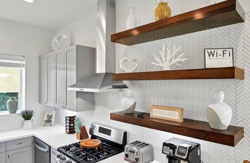 Northside House | Bright 3BR Houston Townhouse with Parking and Fast Wi-Fi