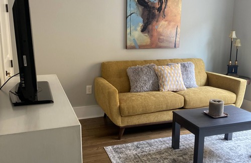 Bayou St. John House | Bright and cozy suite in the fabulous Bayou St. John area
