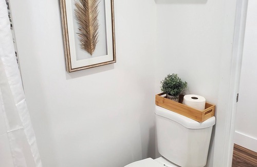 Jog Road Apartment | Bright & Cozy Studio Near Downtown Delray Beach