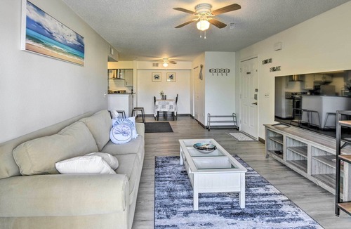 Indian Bayou Condo | Bright Destin Condo w/ Beach Gear - Walk to Beach!
