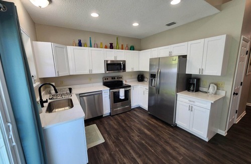 Jacksonville Beach House | Bright Family Beach Home | Across from Park/Playground | 4BR/2BA