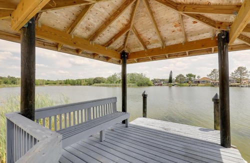 Lakeview Village House | Bright Getaway w/Ski Lake, 11 Miles to Dtwn Tampa