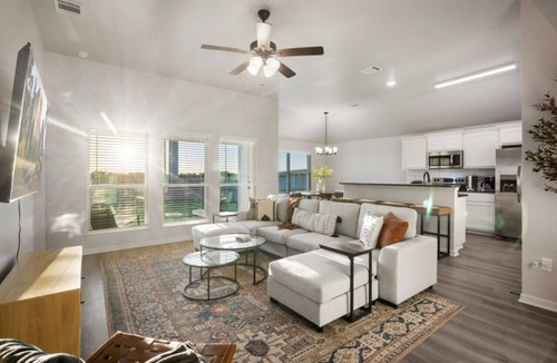 Leon Junction House | Bright & New Med District Home