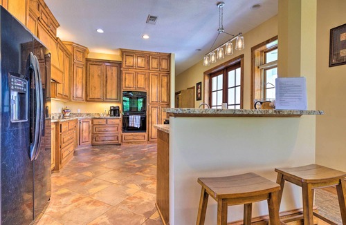 Waveland House | Bright Waveland Home - Walk to Beach Access!