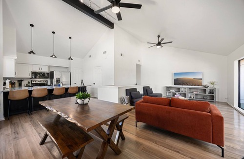 April Sound House | Brilliant 3-bedroom townhome in charming April Sounds Community