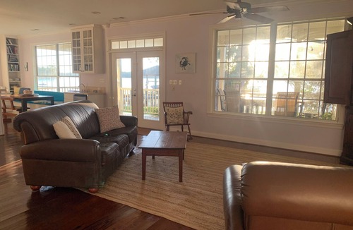 Fort Walton Beach House | Bring your boat: 3 bedroom home with dock space for your boat