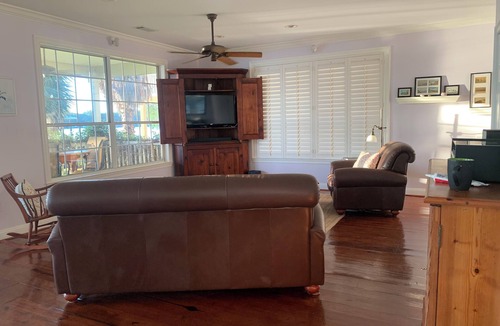 Fort Walton Beach House | Bring your boat: 3 bedroom home with dock space for your boat