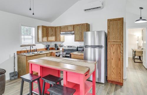 Joaquin House | Bring Your Boat! Cozy Home 3 Mi to Sabine River