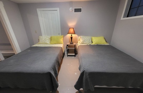 Corsicana House | Bring your Golf Clubs. House located near 4th hole of Public golf course