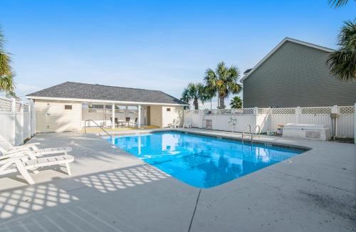 Palms House | Bubbles Up