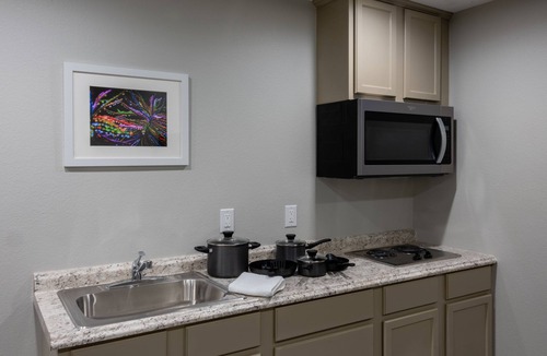 Park Forest - LA North Hotel | Budget Inn & Suites