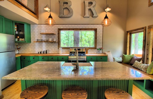 Wills Point Cabin | Bungalow Cabin w/Spa on 160 Acres, New Host! Over 200 Exceptional Reviews!