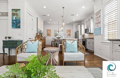 Lakeside at Blue Mountain Beach House | Cabana Banana - Pet Friendly/4 Bikes/6-Seater Golf Cart