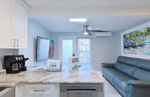 Siesta Key Cottage | Cabana Cottage Across street from Beach and Heated Pool