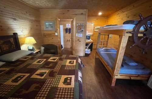 Negreet Cabin | Cabin 15 at Tranquility Bay Resort