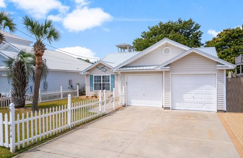 Bahama Beach Cottage | Cabin ∙ 3 bedrooms ∙ 8 guests