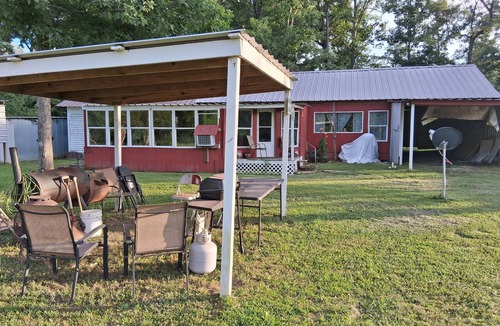 Zavalla Cabin | Cabin at the lake at Monterrey Park and boat launch area cabin2 back cabin