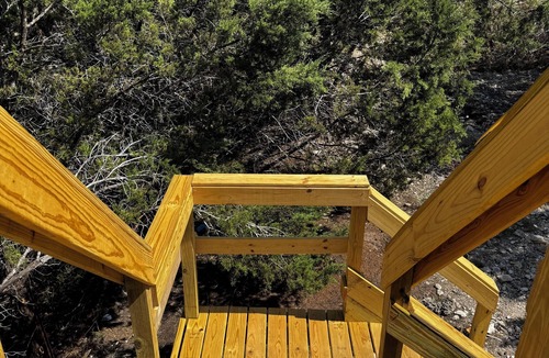 Copperas Cove Cabin | Cabin in 10 acres with goats!