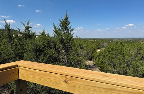 Copperas Cove Cabin | Cabin in 10 acres with goats!