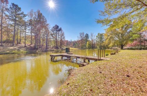 Hueytown House | Cabin w/Catch & Release Pond in Hueytown!
