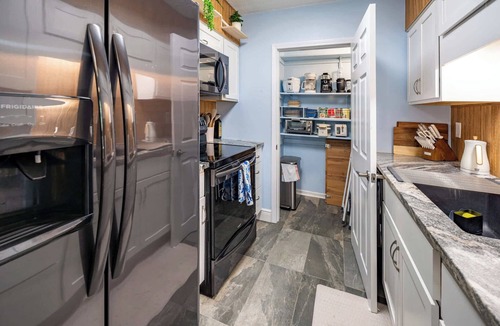 Mary Esther Apartment | ‼️Calm Waterside Condo‼️ | Kayaks, Paddles, Pool