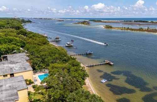 Mary Esther Apartment | Calm Waterside Condo - Views, Pool & Family Fun