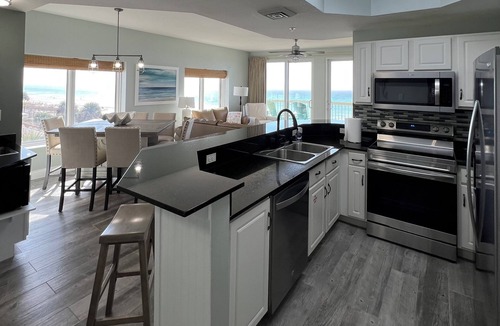 Panama City Beach Condo | CALYPSO BEACHFRONT @PIER PARK 3BR/3BA 3rd Flr CORNER! 4 BEACH CHAIR SERVICE!