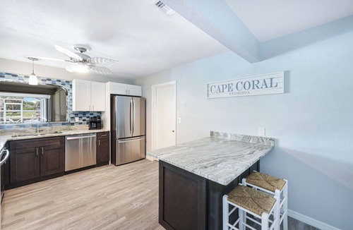 Pelican House | Canal🌴Pool, Hot Tub, Boat Rental, Dog Run