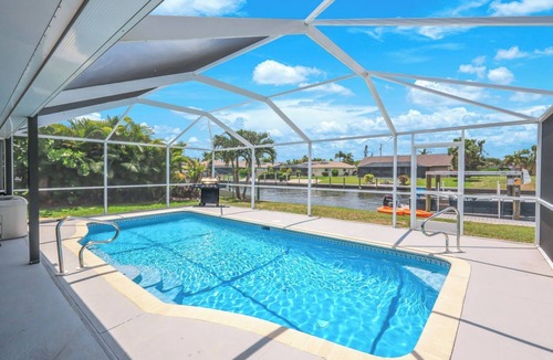 Pelican House | Canal🌴Pool, Hot Tub, Boat Rental, Dog Run