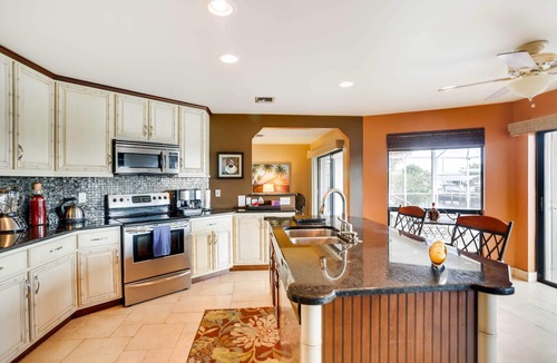 Caloosahatchee House | Canalfront Home w/Private Dock in Cape Coral