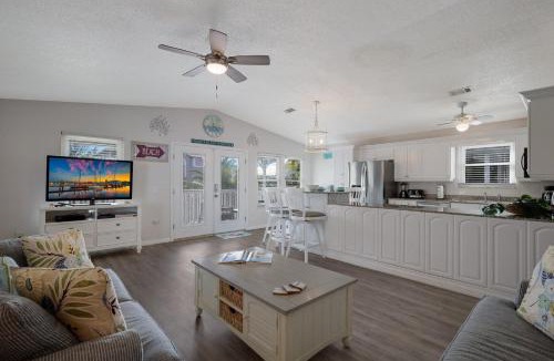Anna Maria House | Canario Cottage Home