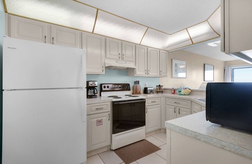 Thomas Drive Condo | CANCELLATION OCT PROMO 3RD FLR, GULF FRNT! 1:30 CK-IN! 2BR 2B, BCH SETUP MAR-OCT