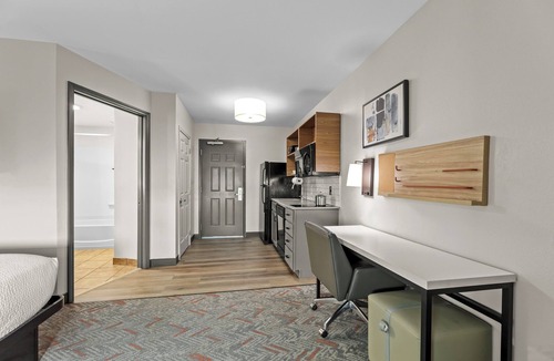 Flowood Hotel | Candlewood Suites FLOWOOD, MS by IHG