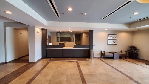 Lake Charles Hotel | Candlewood Suites - Lake Charles South by IHG