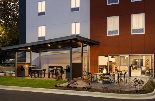 Orange Hotel | Candlewood Suites Orange by IHG