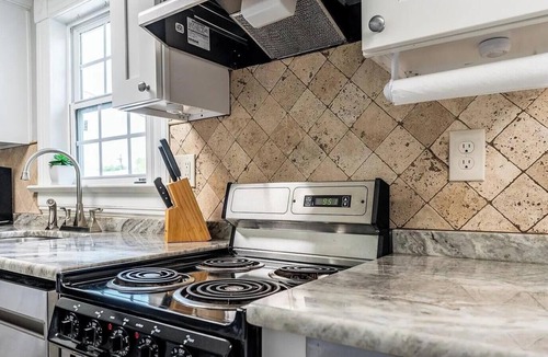 Downtown Little Rock Cottage | Capitol View 3-bedroom cottage with AC in Downtown Little Rock