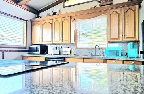 Lakeview  Jefferson County House | CAPTAIN'S CAPTAIN-Waterfront House