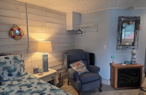 Indian Harbor Estates Apartment | Captian's Quarters Along The Sea "Your private waterfront Suite"